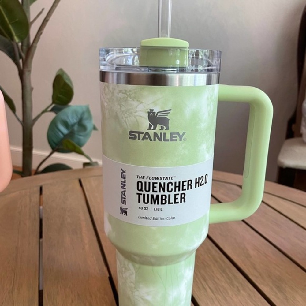Stanley target exclusive Adventure Quencher H2.0 Tumbler 40oz Citron Tie Dye